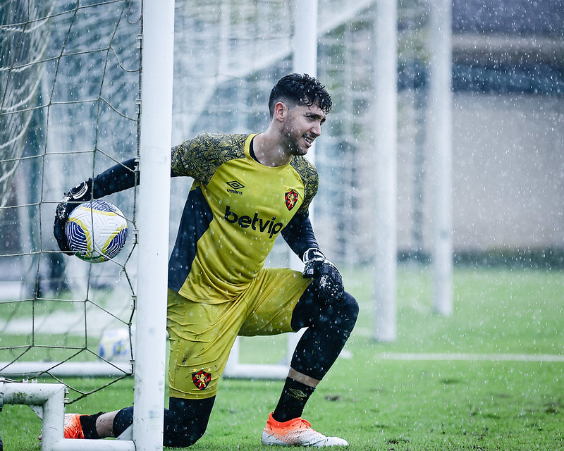 Caíque França, goleiro do Sport 