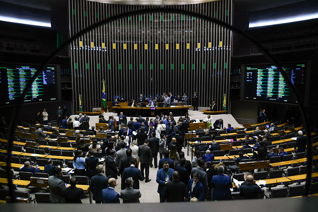 Plenário da Câmara dos Deputados durante sessão conjunta do Congresso Nacional destinada à deliberação dos vetos