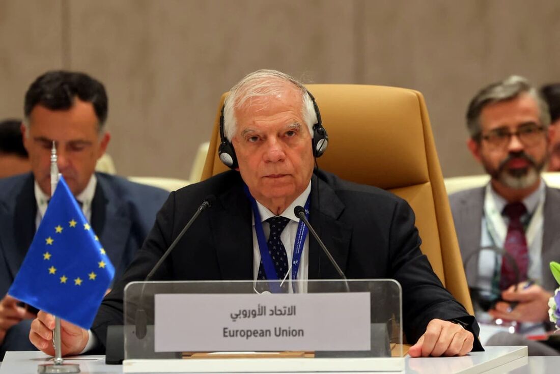 O chefe da política externa da UE, Josep Borrell, participa de uma reunião ministerial realizada em Riad.