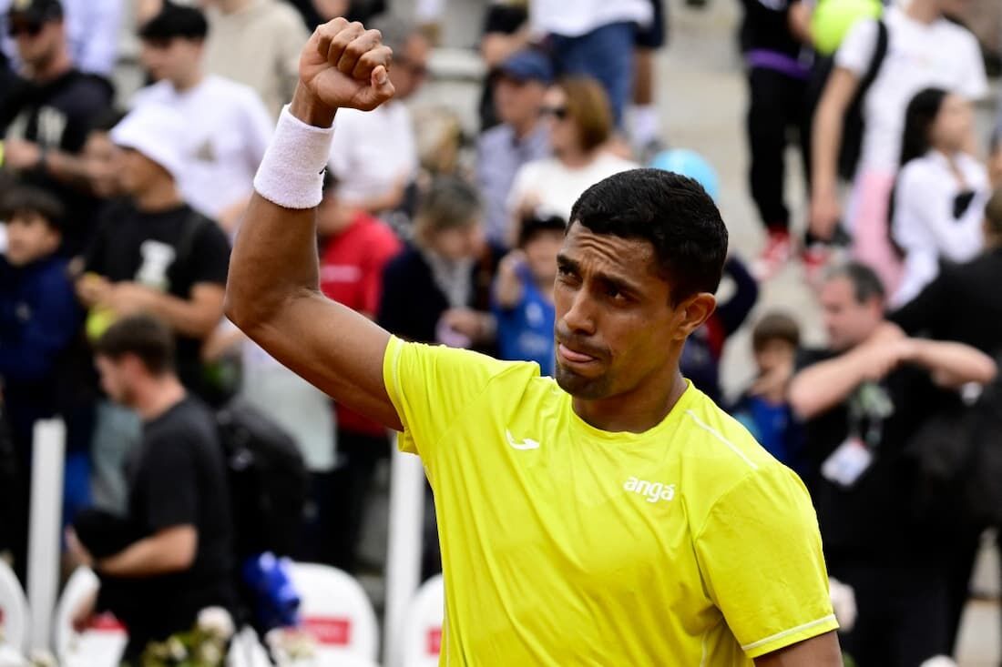 Thiago Monteiro comemora vitória no Masters 1000 de Roma