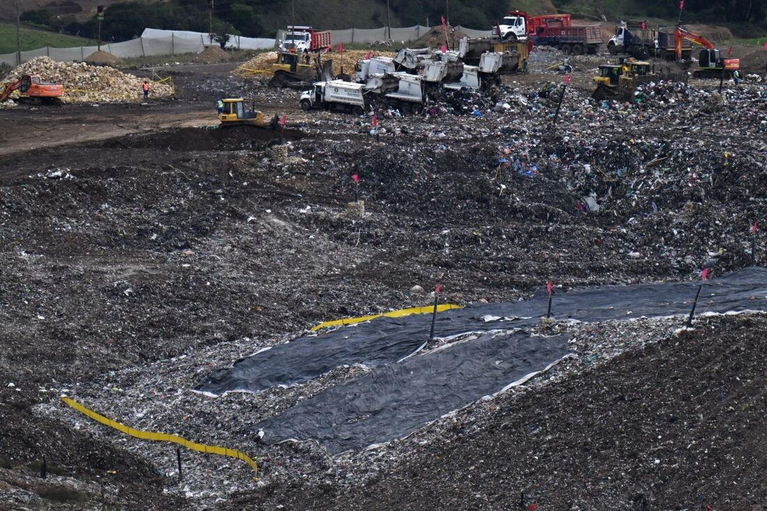 Vista geral do aterro Dona Juana em Bogotá em 10 de maio de 2024