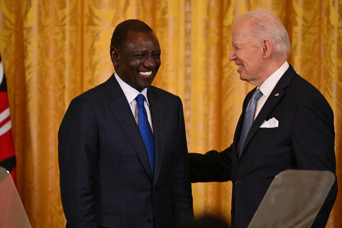 O presidente dos EUA, Joe Biden, e o presidente do Quênia, William Ruto.