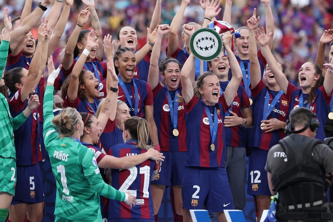 Barcelona derrota Lyon e conquista a Champions feminina