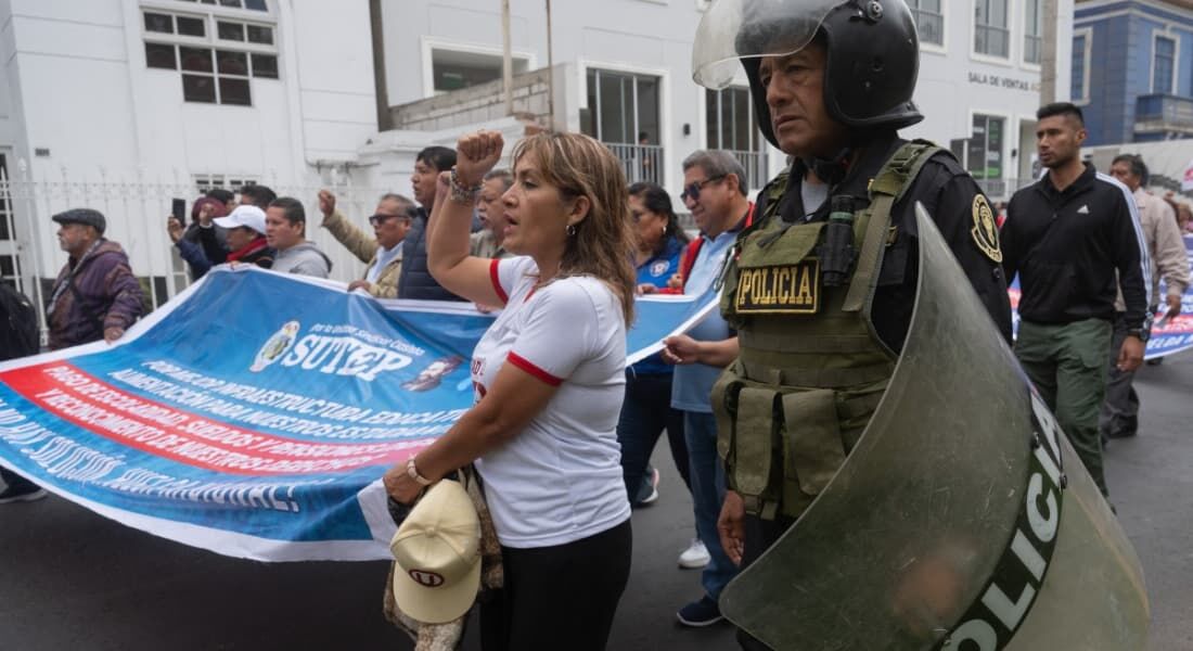 Passeata de professores no Peru