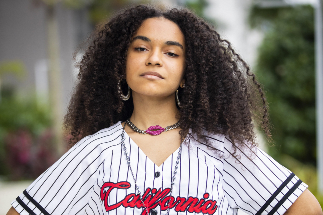 Gi Fernandes, a Sandra de "Justiça 2", do Globoplay, e a Lorraine de "Os outros", da Globo