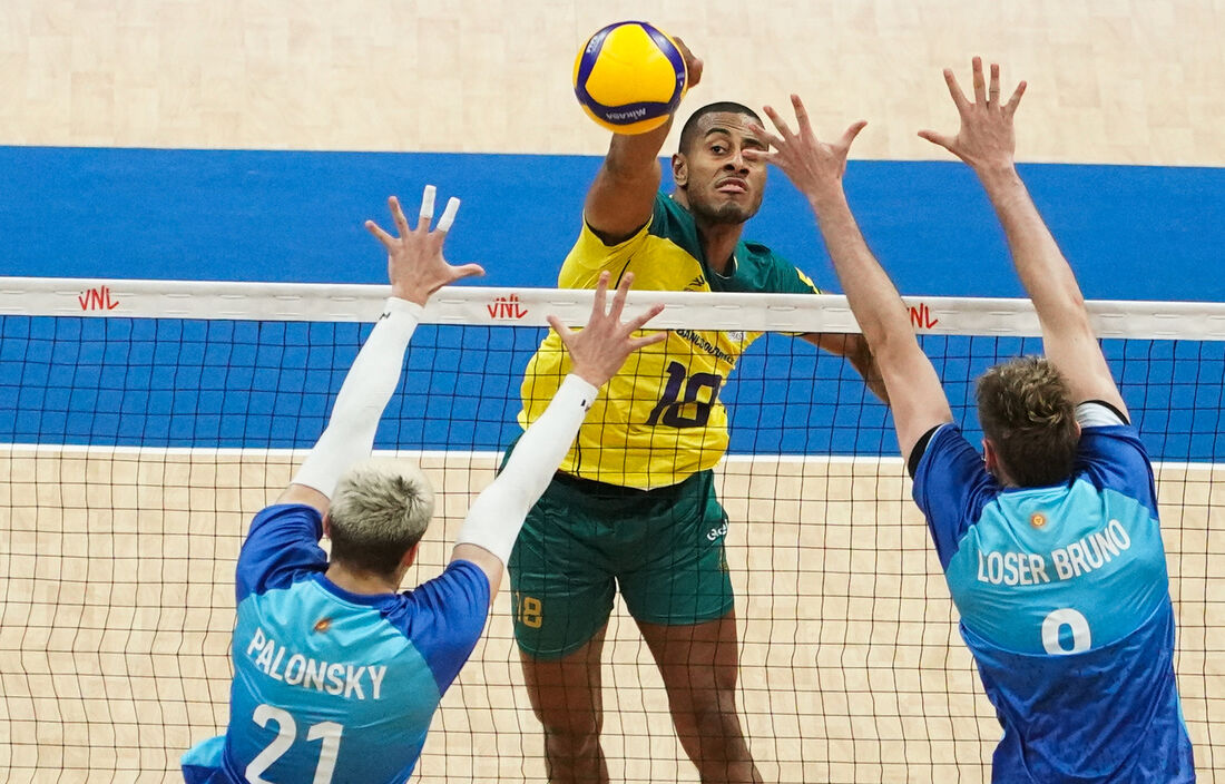 Com 17 pontos, Lucarelli foi nome fundamental para a virada brasileira diante da Argentina, na Liga das Nações de Vôlei