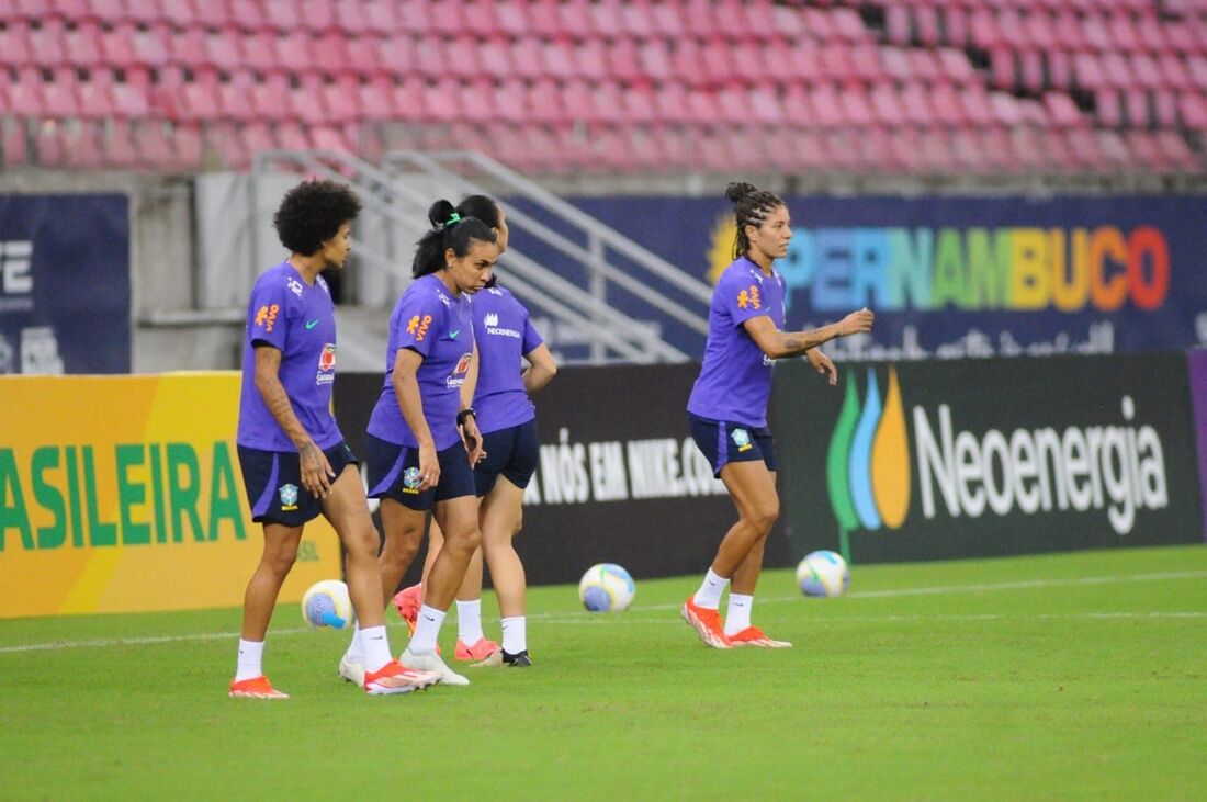 Marta e Cristiane serão titulares no amistoso contra a Jamaica, na Arena de Pernambuco 