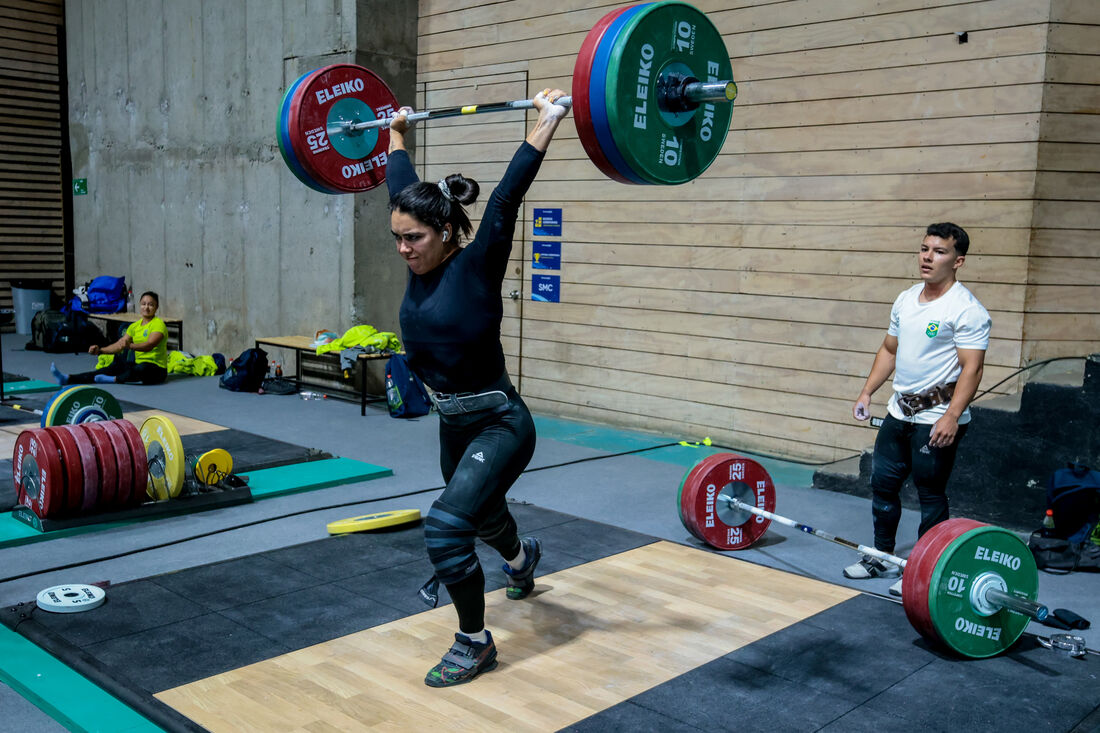 Amanda Schott foi a segunda brasileira a se classificar para os Jogos Olímpicos 2024 