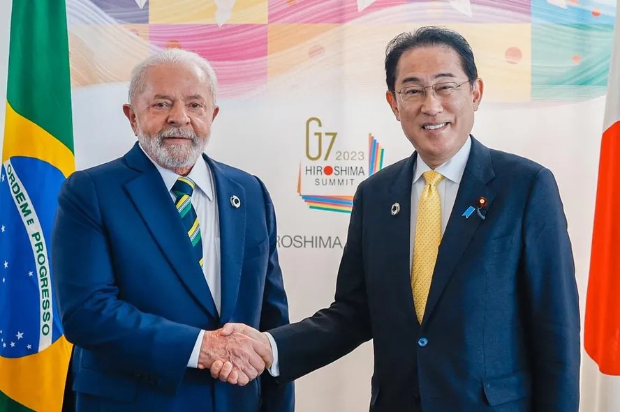 O presidente Lula e o primeiro-ministro japonês Fumio Kishida no G7, em maio de 2023 