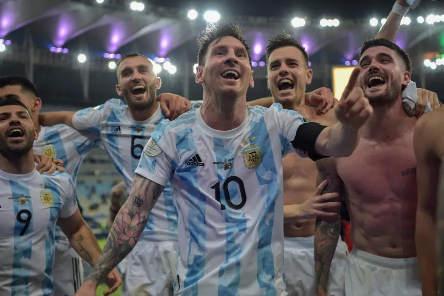 Messi comemora a conquista da Copa América 2021 no Maracanã 