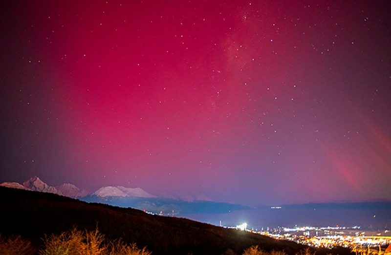 Aurora boreal tem proporcionado espetáculos em várias cidades