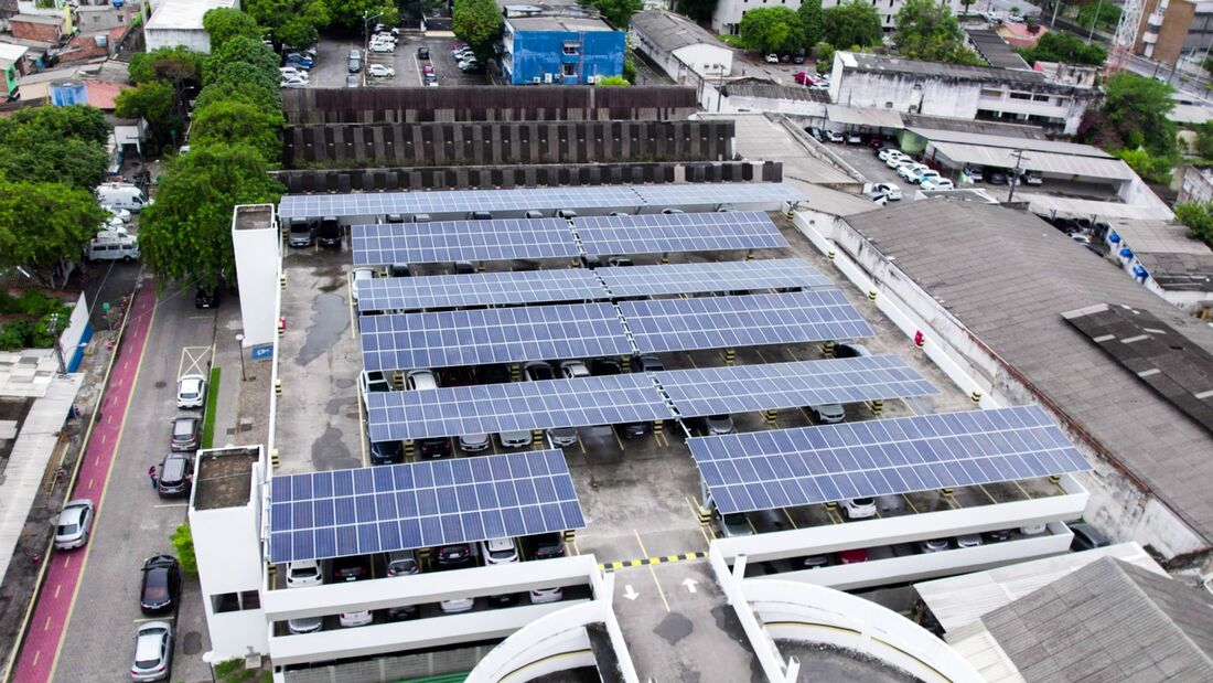 Sede da Compsa com instalação de energia solar