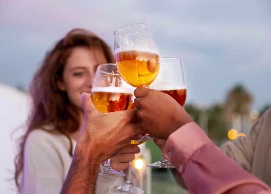 Os abstêmios realmente vivem menos?