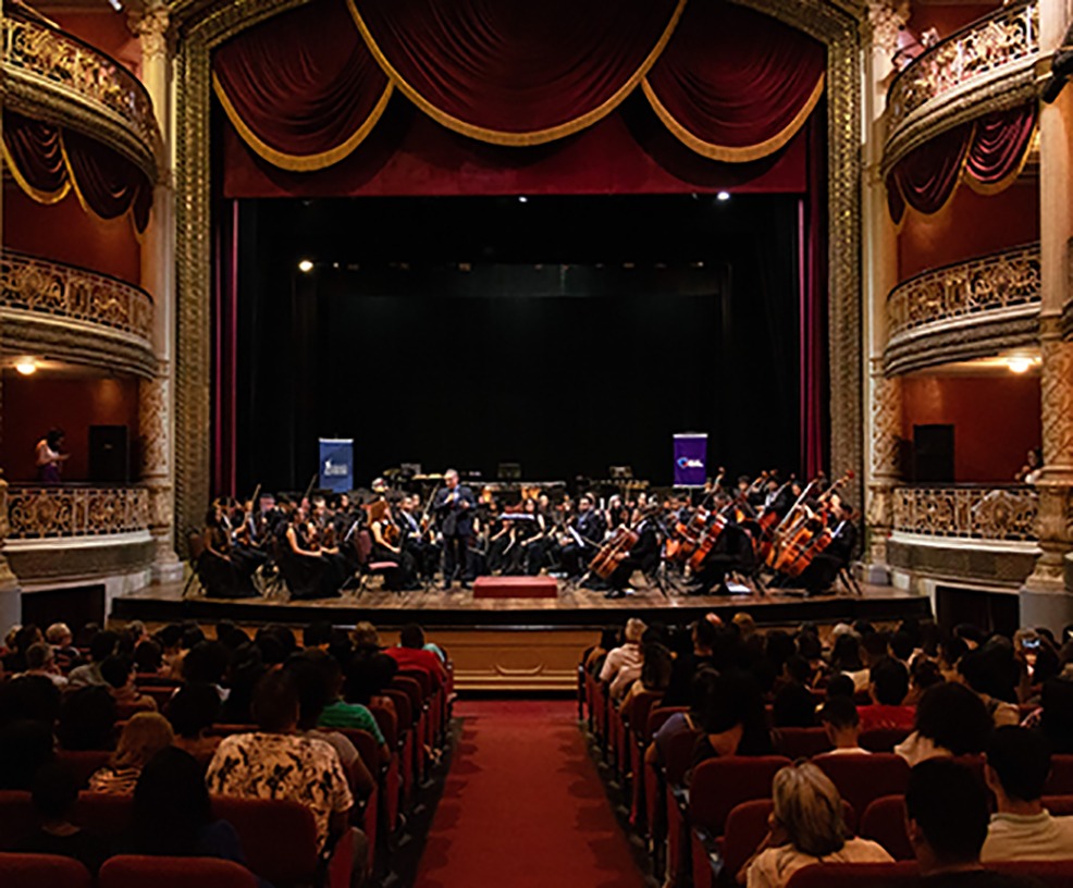 Orquestra Criança Cidadã em apresentação 