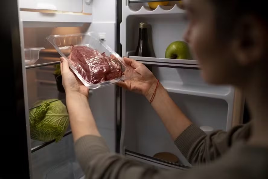 Veja quanto tempo deixar as carnes na sua geladeira 