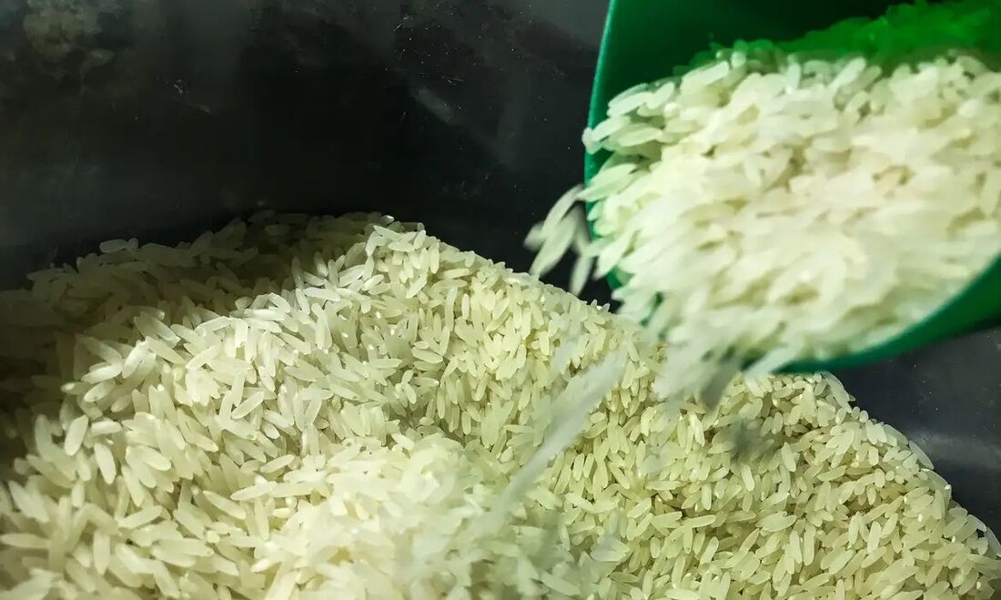 Arroz - produto terá preço tabelado de R$ 20 o pacote de 5 kg e deverá ser embalado na origem com a logomarca do governo federal