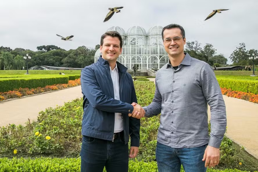 O ex-deputado federal Deltan Dallagnol ao lado do vice-prefeito de Curitiba, Eduardo Pimentel 