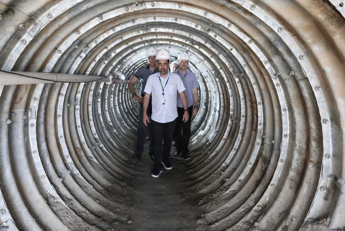 Presidente da Compesa, Alex Campos, em Túnel na BR232