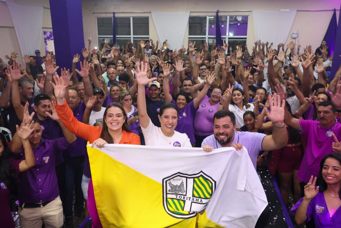 Raquel Lyra em evento de lançamento da pré-candidatura de Romerinho Leal à prefeitura de Toritama.