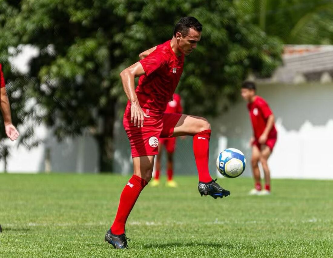 Renato Alves, volante do Náutico