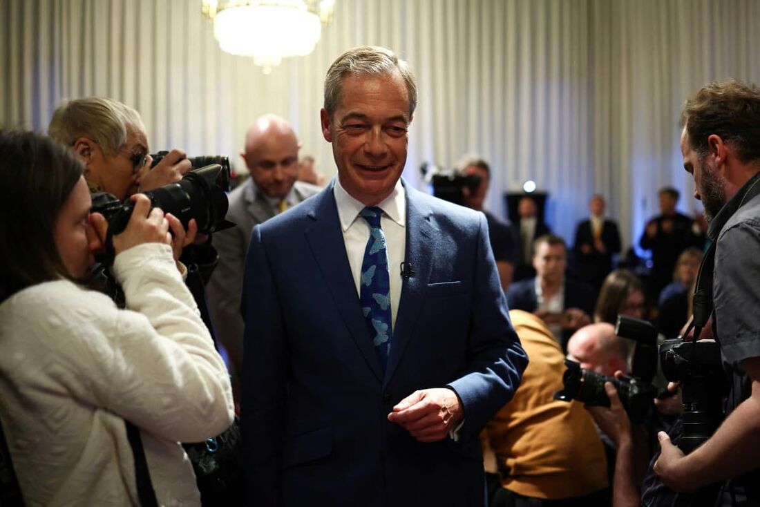 O presidente honorário do partido populista de direita britânico, Reform UK, e o líder recém-nomeado, Nigel Farage