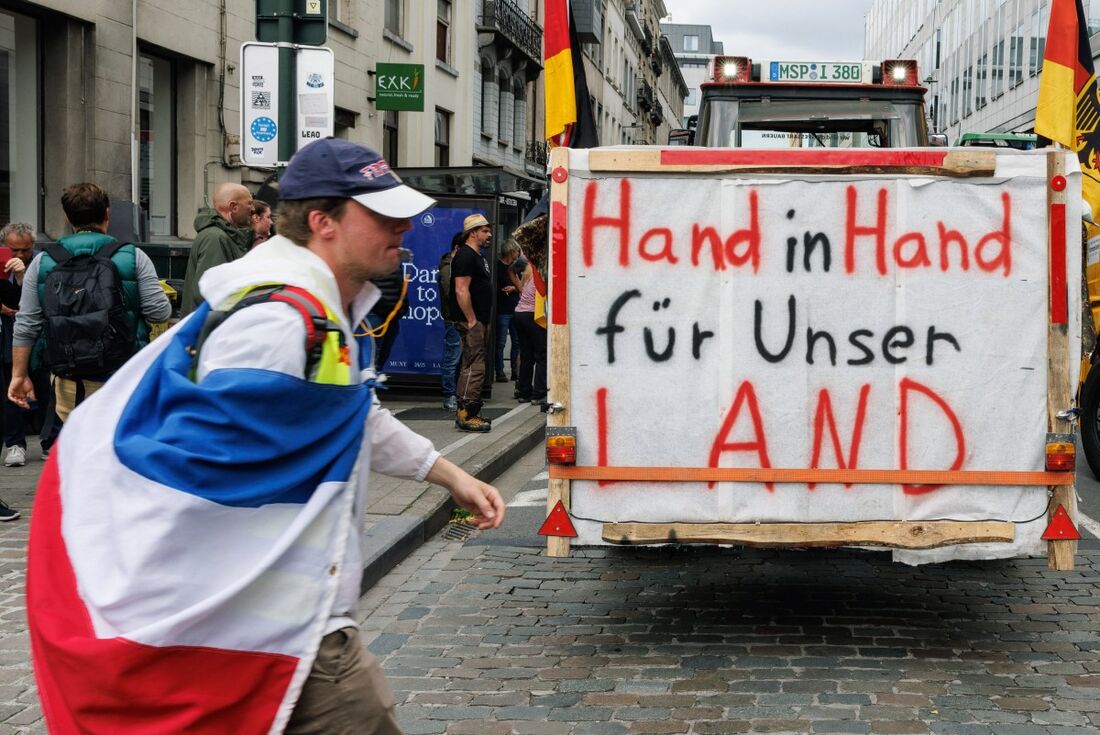 Protesto contra os regulamentos europeus, em Bruxelas, 