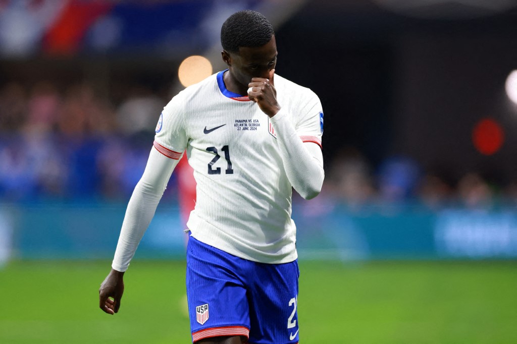 Timothy Weah foi um dos principais alvos dos ataques racistas