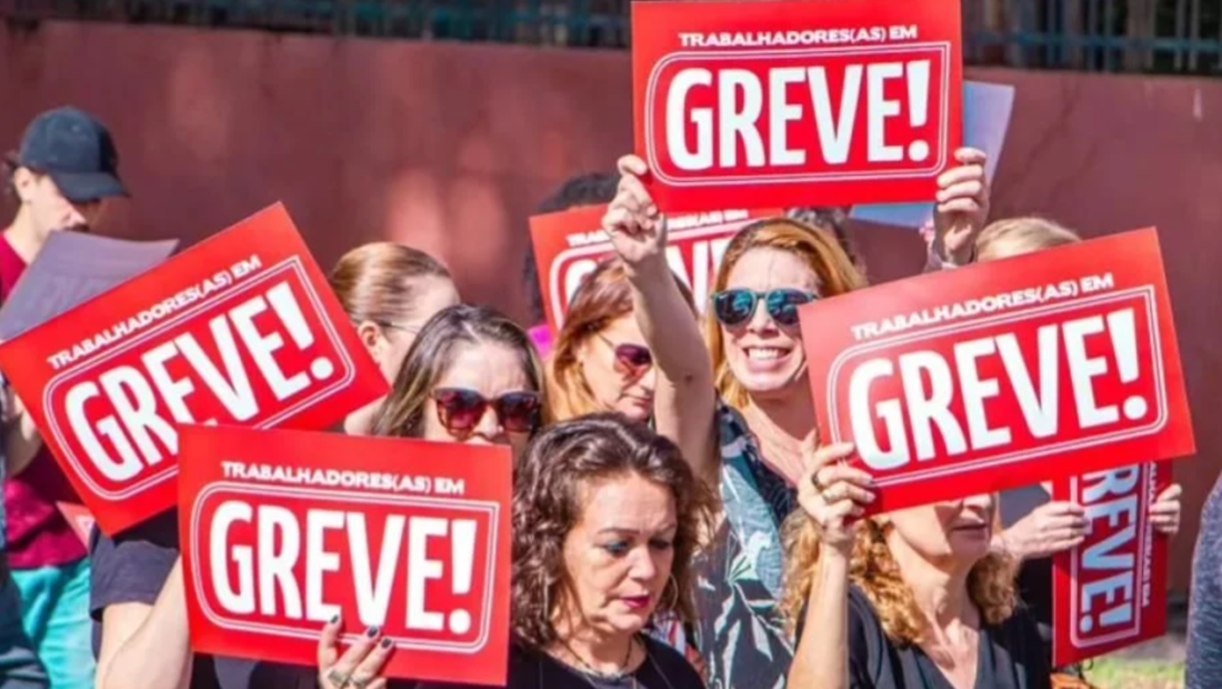 Greve nas Universidades Federais - portaria 983 é criticada por docentes por ampliar a carga horária de professores dos institutos federais