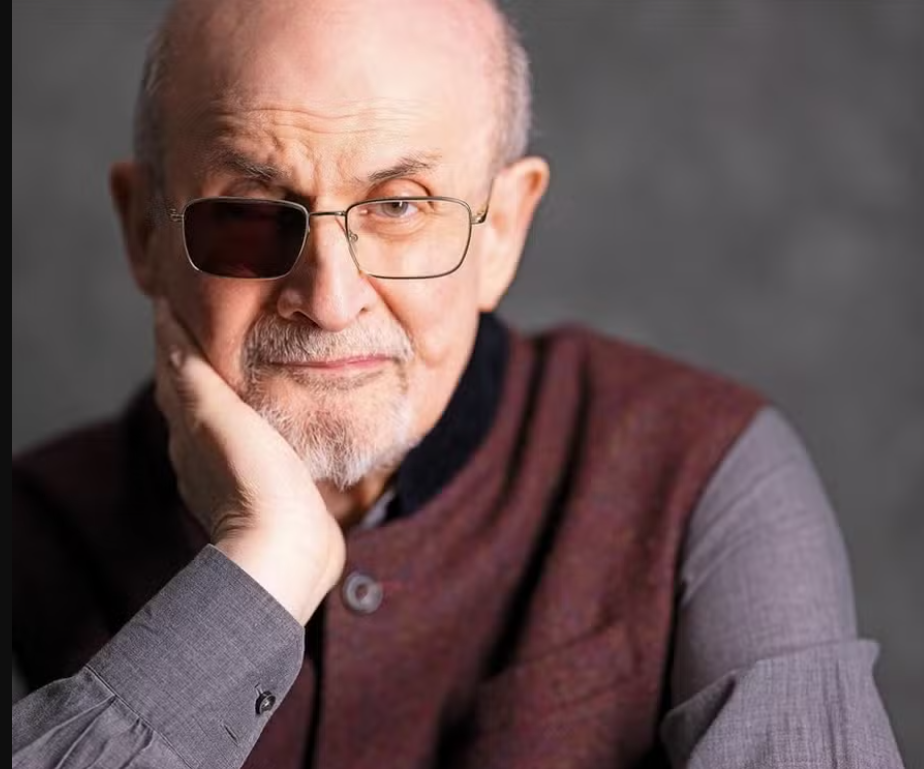 Salman Rushdie, que se tornou referência planetária na denúncia da censura de ideias, faz em "Faca" o relato do atentado que o deixou sem mobilidade na mão esquerda e sem a visão no olho direito 