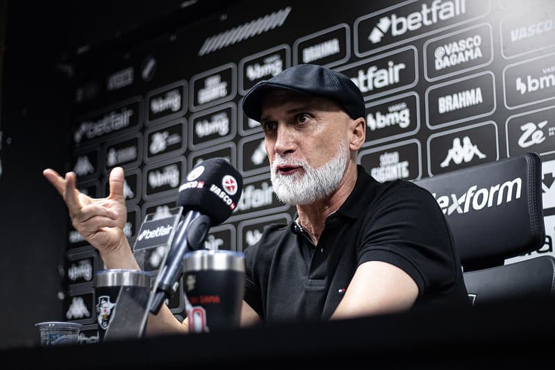 Álvaro Pacheco deixou o comando técnico do Vasco