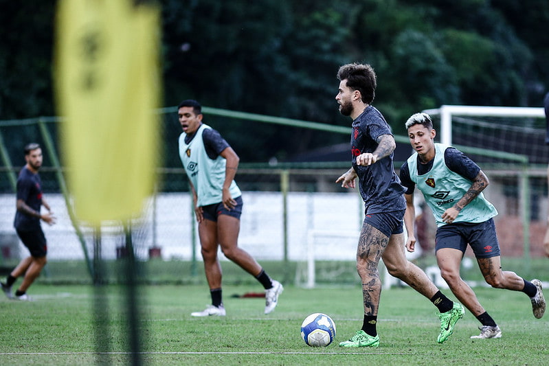 Lucas Lima durante treino do Sport, no CT