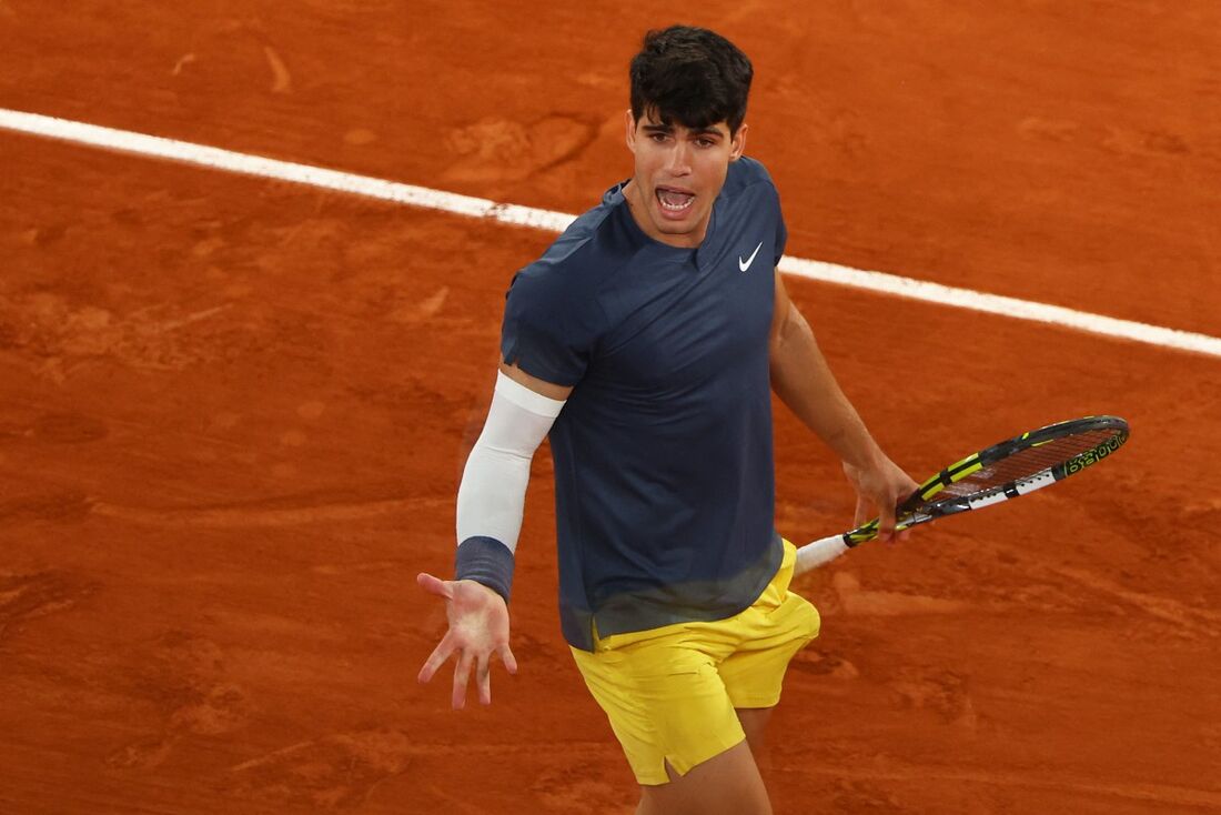 Carlos Alcaraz avança mais uma fase em Roland Garros 