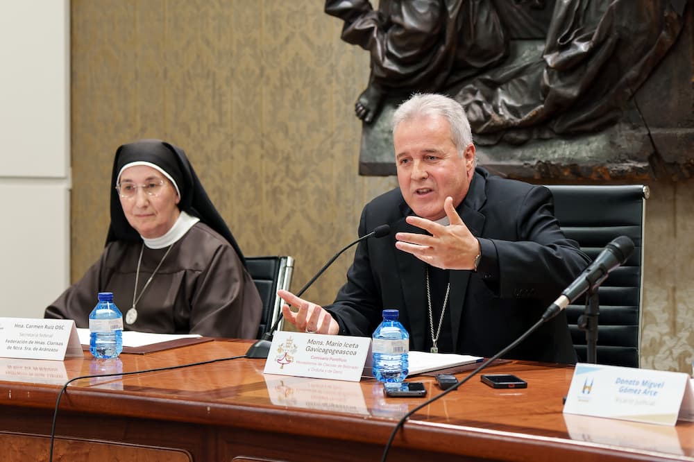 Dom Mario Iceta e irmã Carmen Ruiz