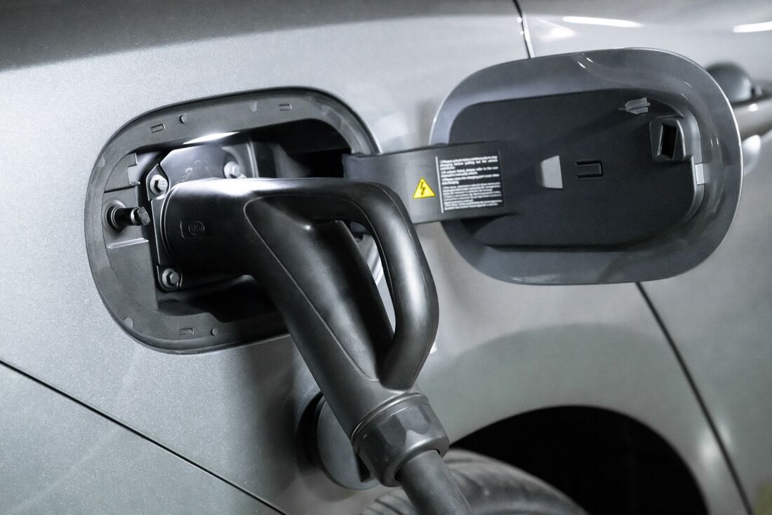 Sedã híbrido plug-in BYD King.