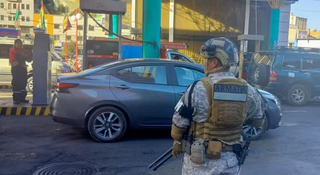 Bolívia envia soldados a postos de gasolina para combater contrabando