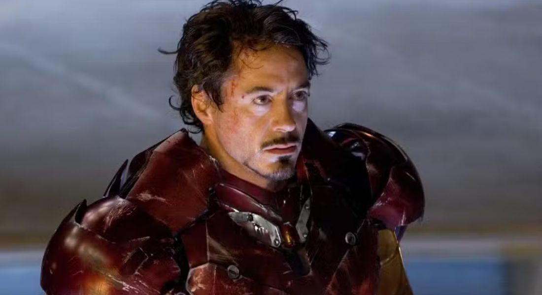 Robert Downey Jr. ao interpretar o Homem de Ferro