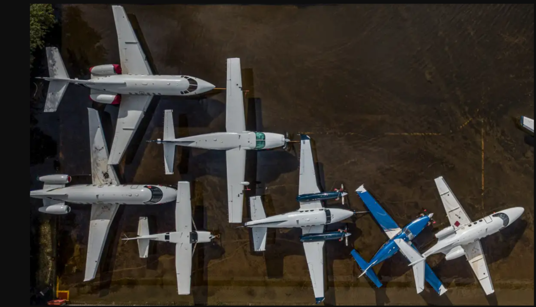 Aviões retirados do aeroporto de Porto Alegre