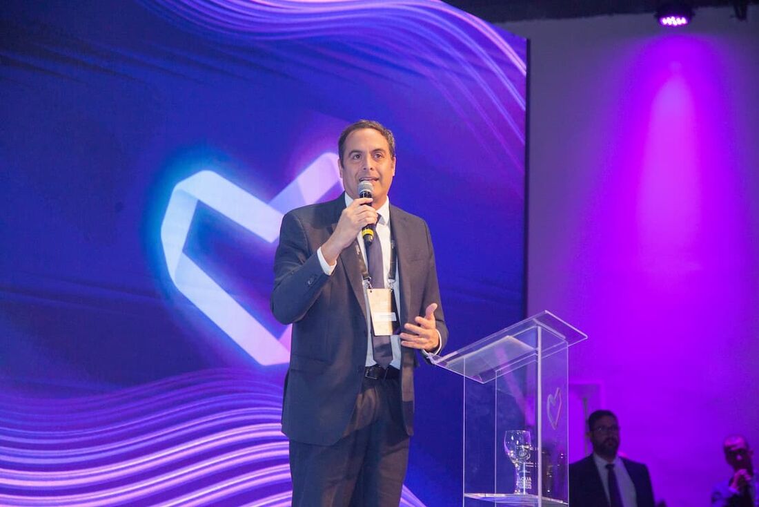 Presidente do BNB, Paulo Câmara, durante o Invest Alagoas, evento para apresentar linhas de crédito para instalação de novos negócios na Região Nordeste.