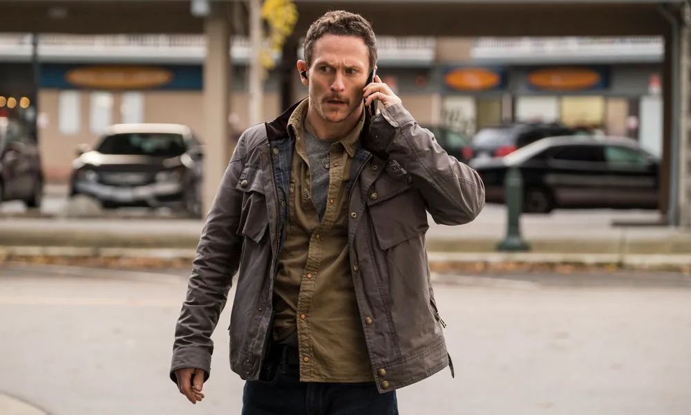 Jonathan Tucker, de "Westworld", ajudou seus vizinhos durante uma invasão de sua casa