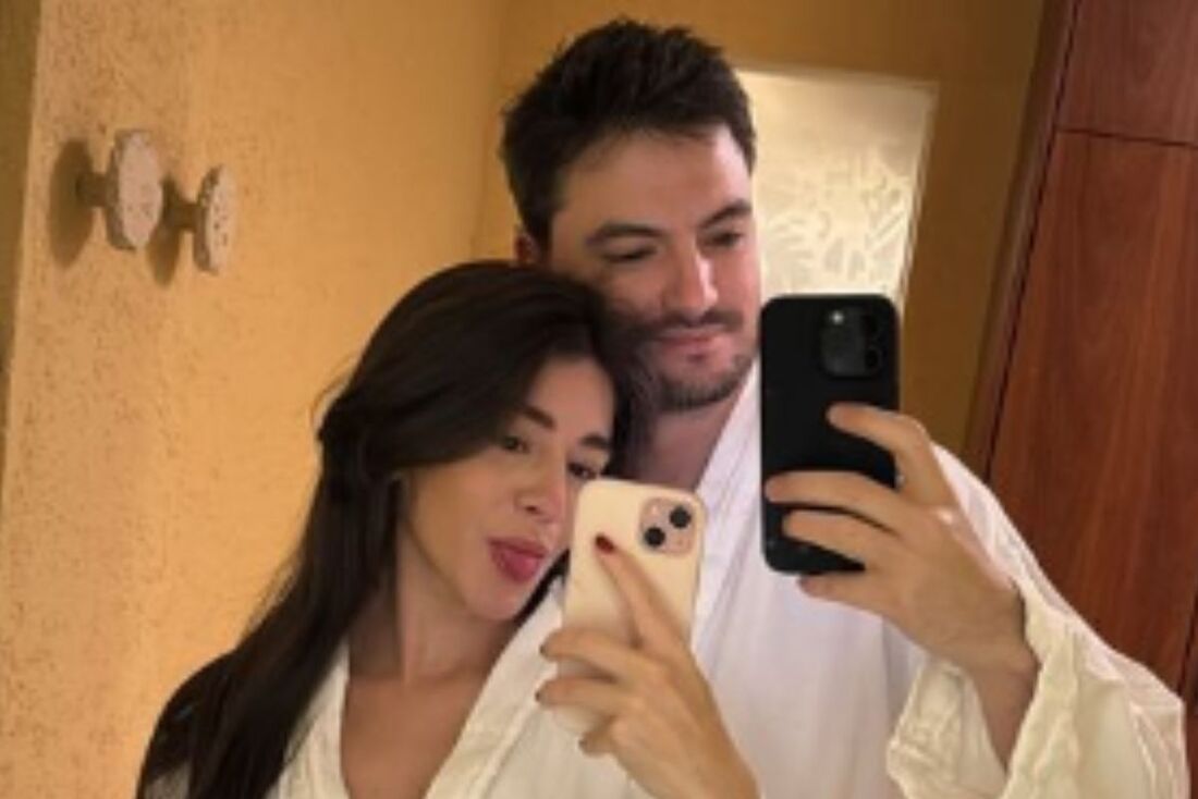 Felipe Neto e a sua namorada Juliane Carvalho aproveitam fim de semana no bairro de Santa Teresa