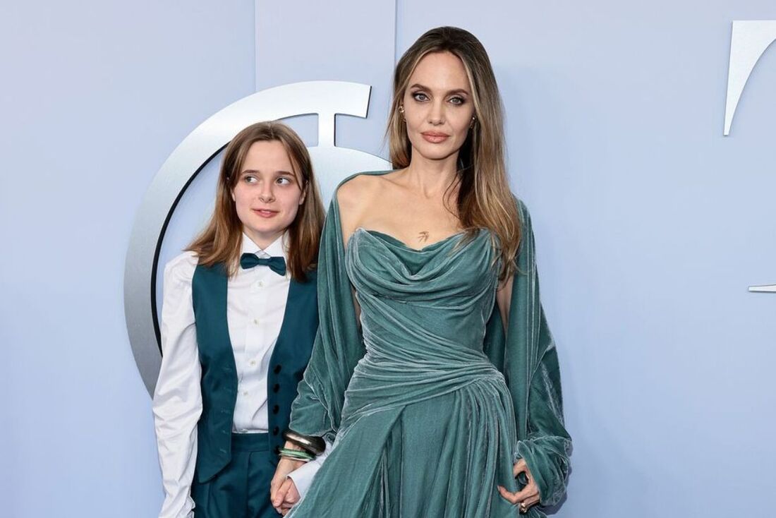 Angelina Jolie durante a premiação do Tony Awards, que aconteceu no último domingo (16) em Nova York