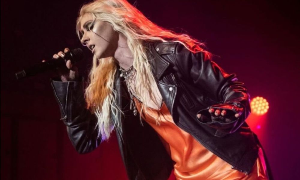 Taylor Momsen é a vocalista do grupo The Pretty Reckless e foi mordida por um morcego durante show