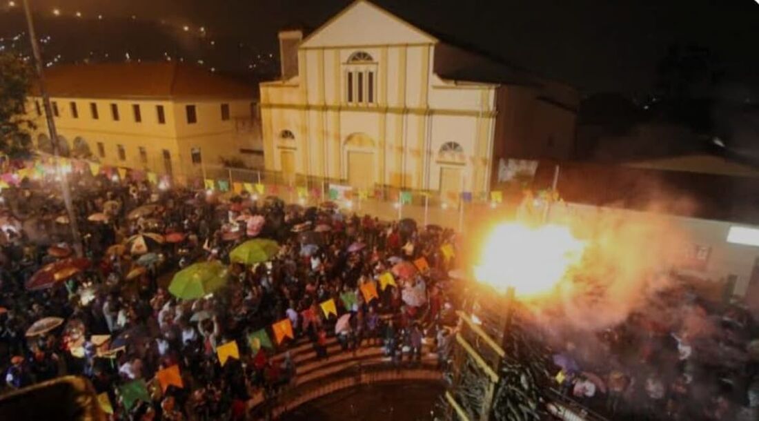 Festa da Maior Fogueira Gigante, de Caruaru 