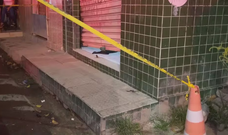 Homem é morto dentro de banca de jogos em Olinda