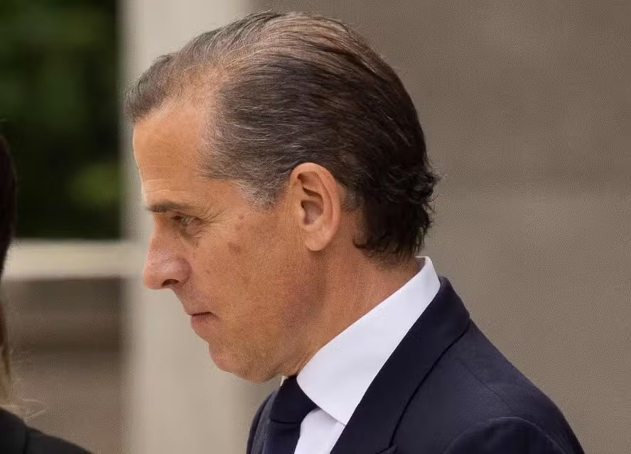 Robert Hunter Biden deixando tribunal Wilmington nesta terça-feira 