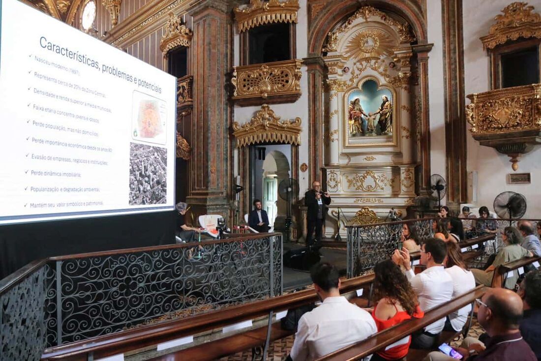 Último dia do Encontro Brasileiro de Urbanismo em Áreas Centrais , na Igreja de São Pedro, reuniu representantes de capitais brasileiras