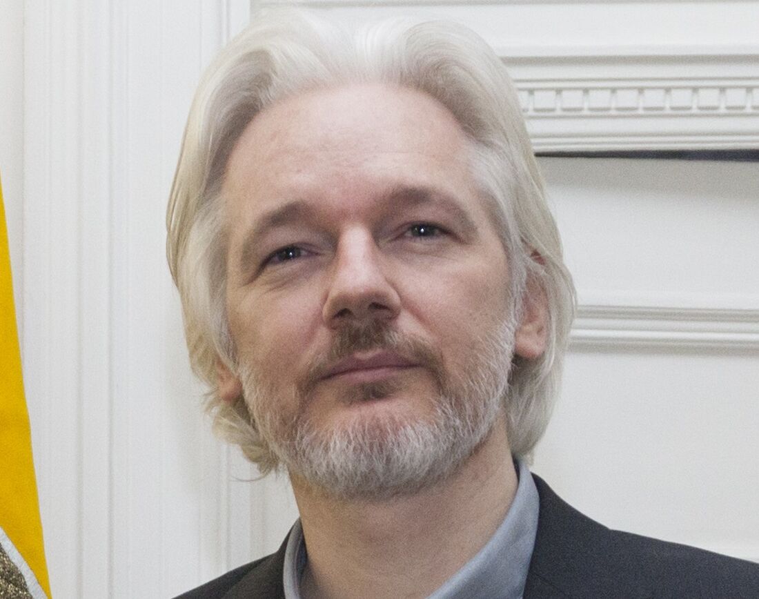 Julian Assange diz que "se declarou culpado por ter feito jornalismo" para ganhar liberdade