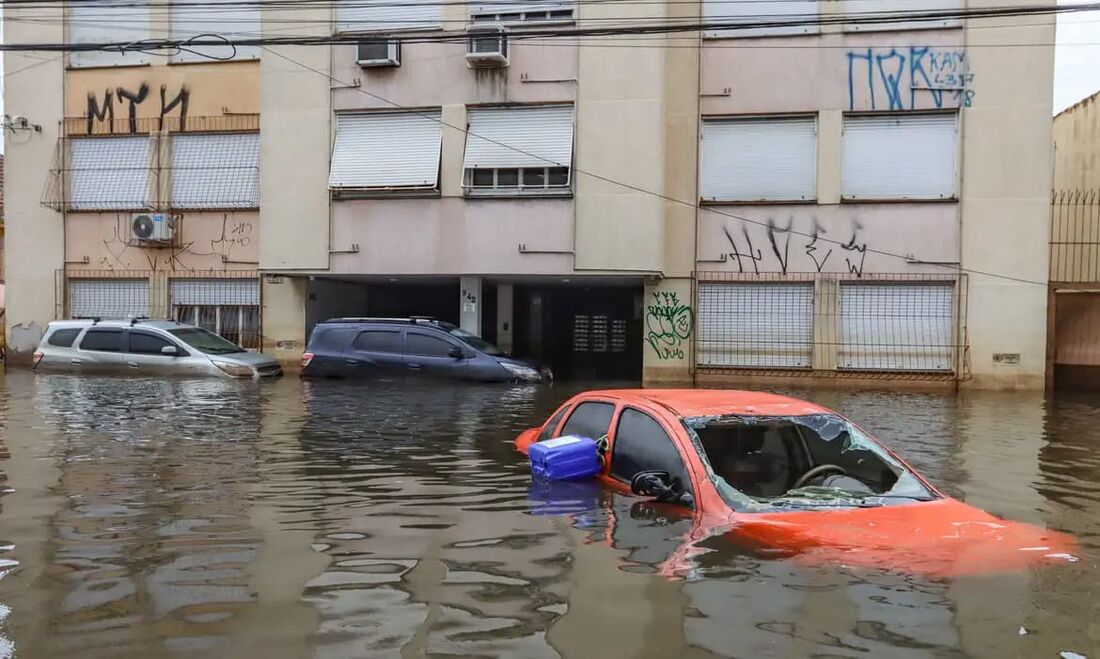 Os moradores do Rio Grande do Sul que tiveram casas, carros e empresas atingidos pelas enchentes já fizeram 48.870 pedidos de indenizações para empresas seguradoras