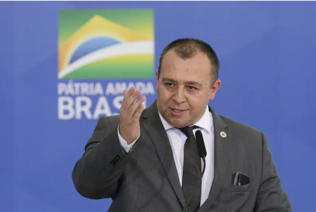 Raphael Câmara Medeiros Parente é um ativista contra o aborto