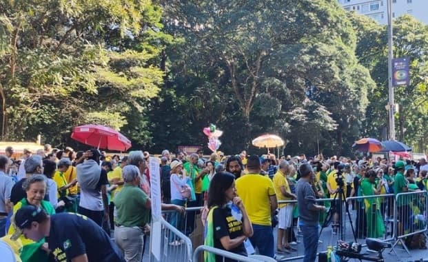 Em manifestação esvaziada, bolsonaristas pedem impeachment de Lula e Moraes